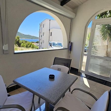 Apartment House Berry Примоштен Екстер'єр фото