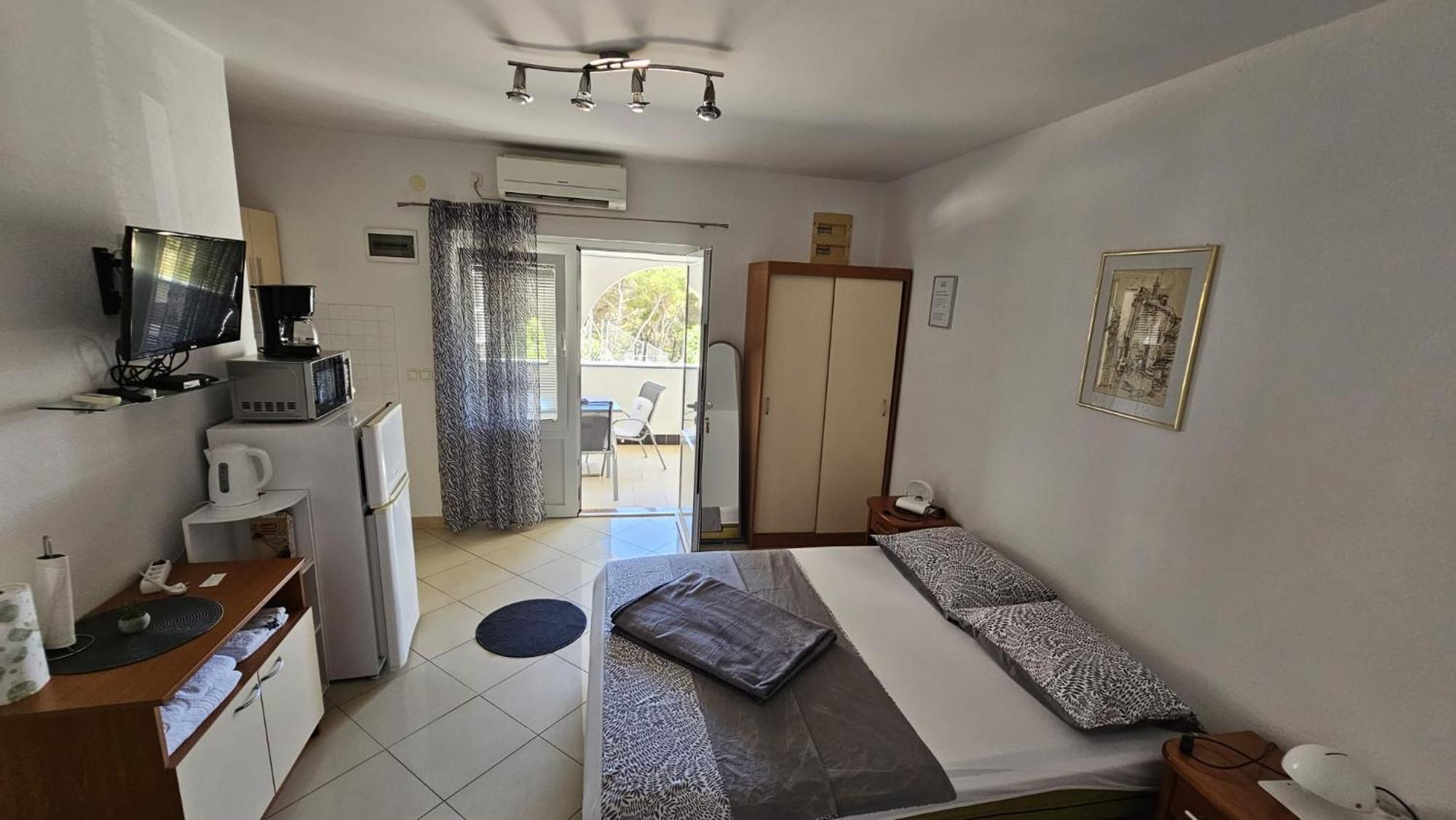 Apartment House Berry Примоштен Екстер'єр фото
