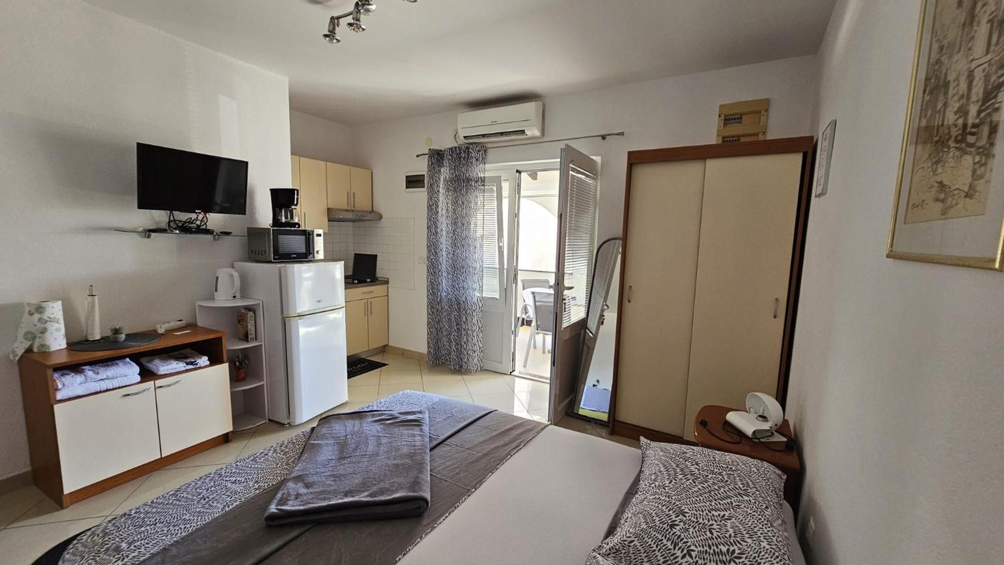 Apartment House Berry Примоштен Екстер'єр фото