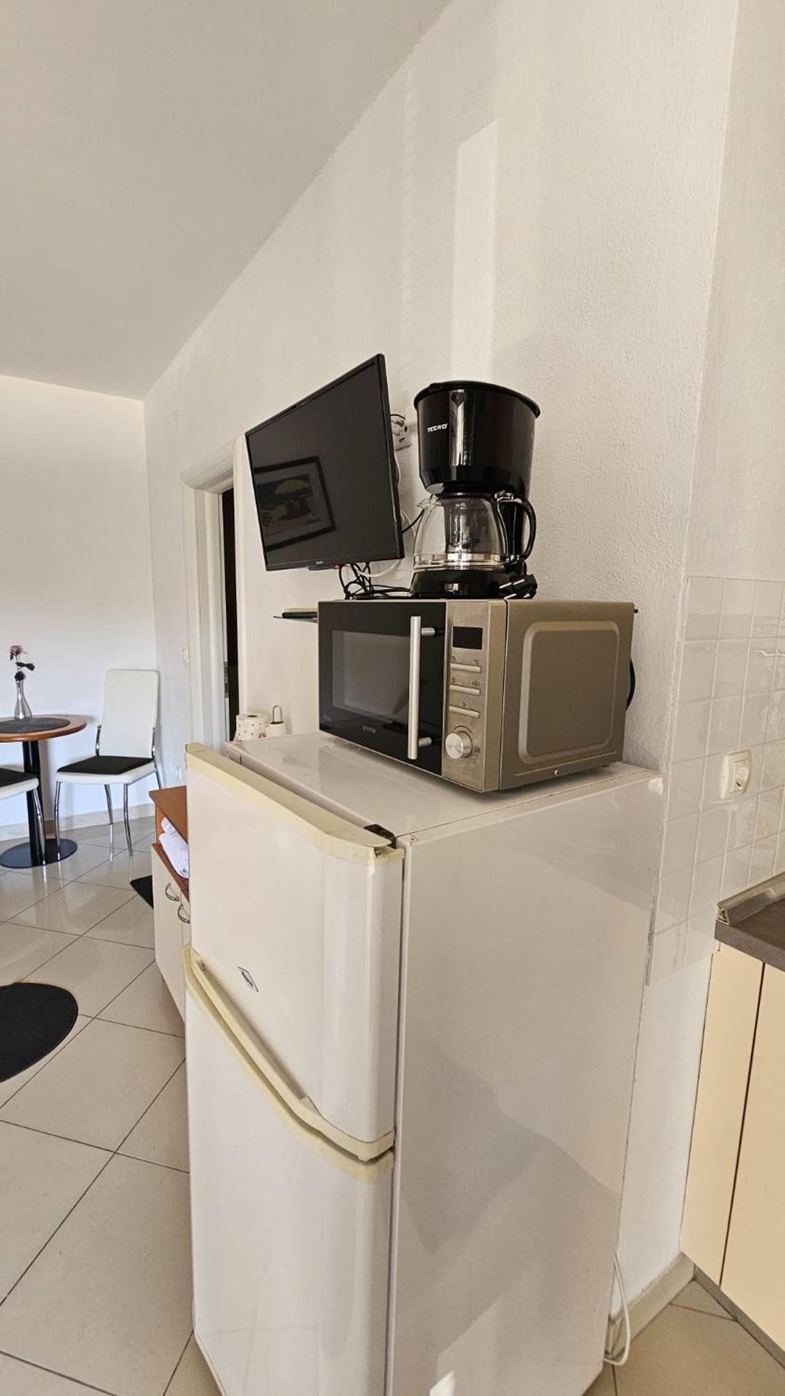 Apartment House Berry Примоштен Екстер'єр фото