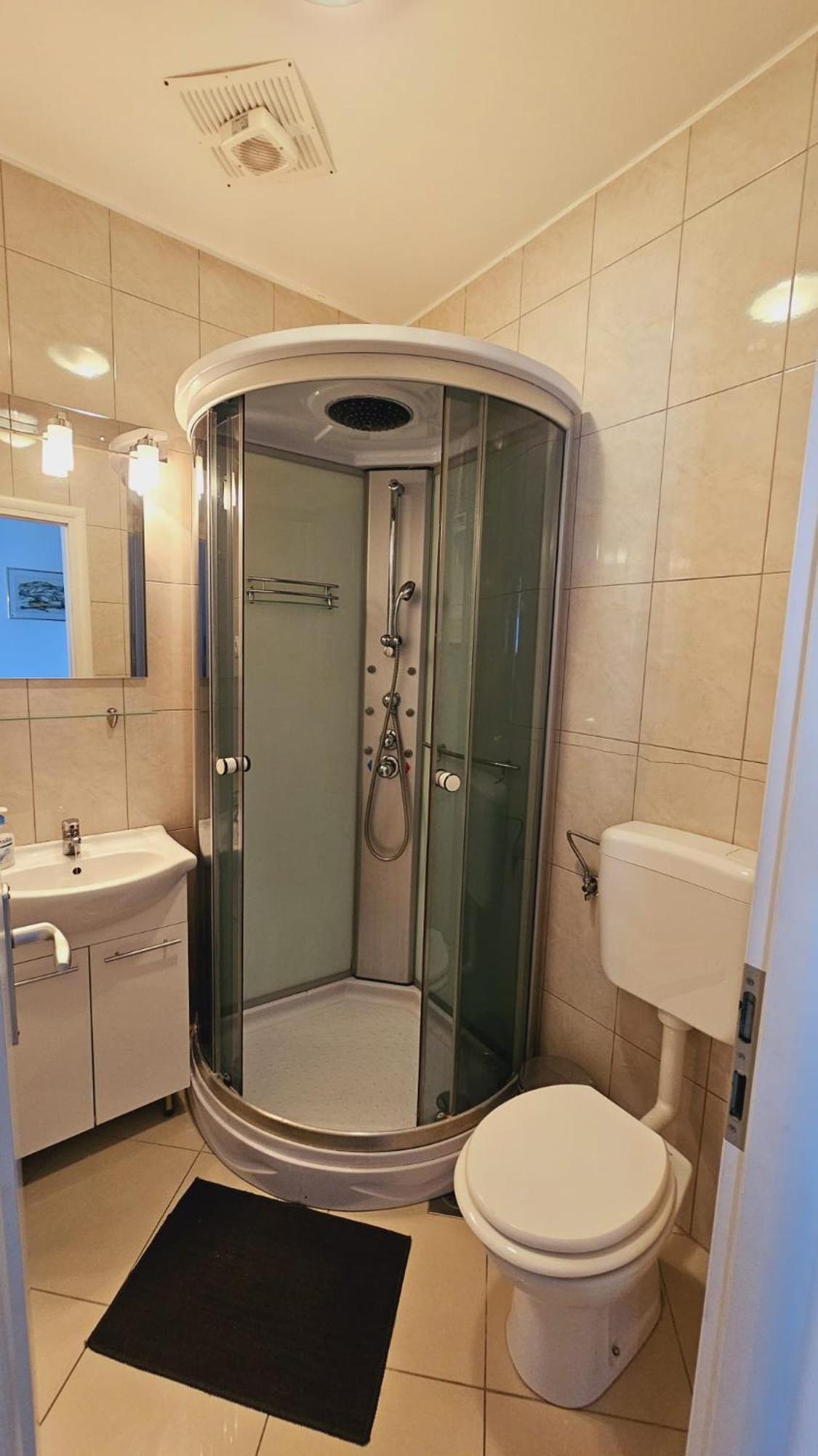 Apartment House Berry Примоштен Екстер'єр фото