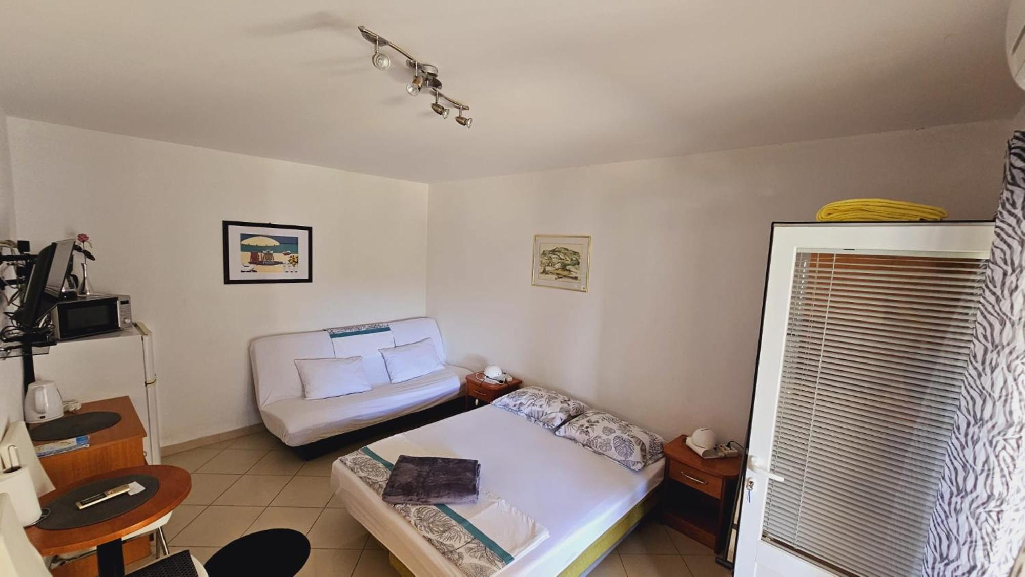Apartment House Berry Примоштен Екстер'єр фото