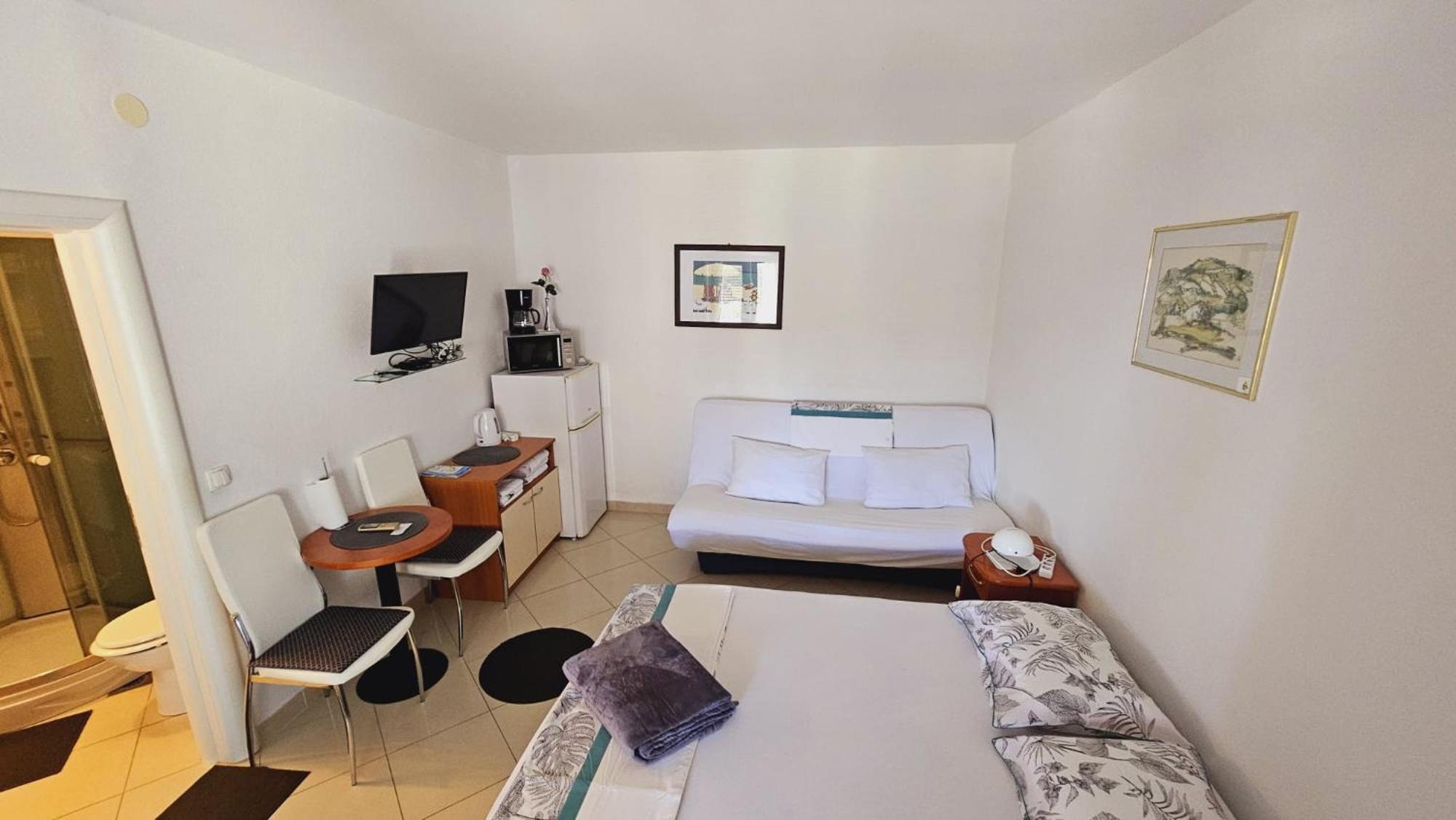 Apartment House Berry Примоштен Екстер'єр фото