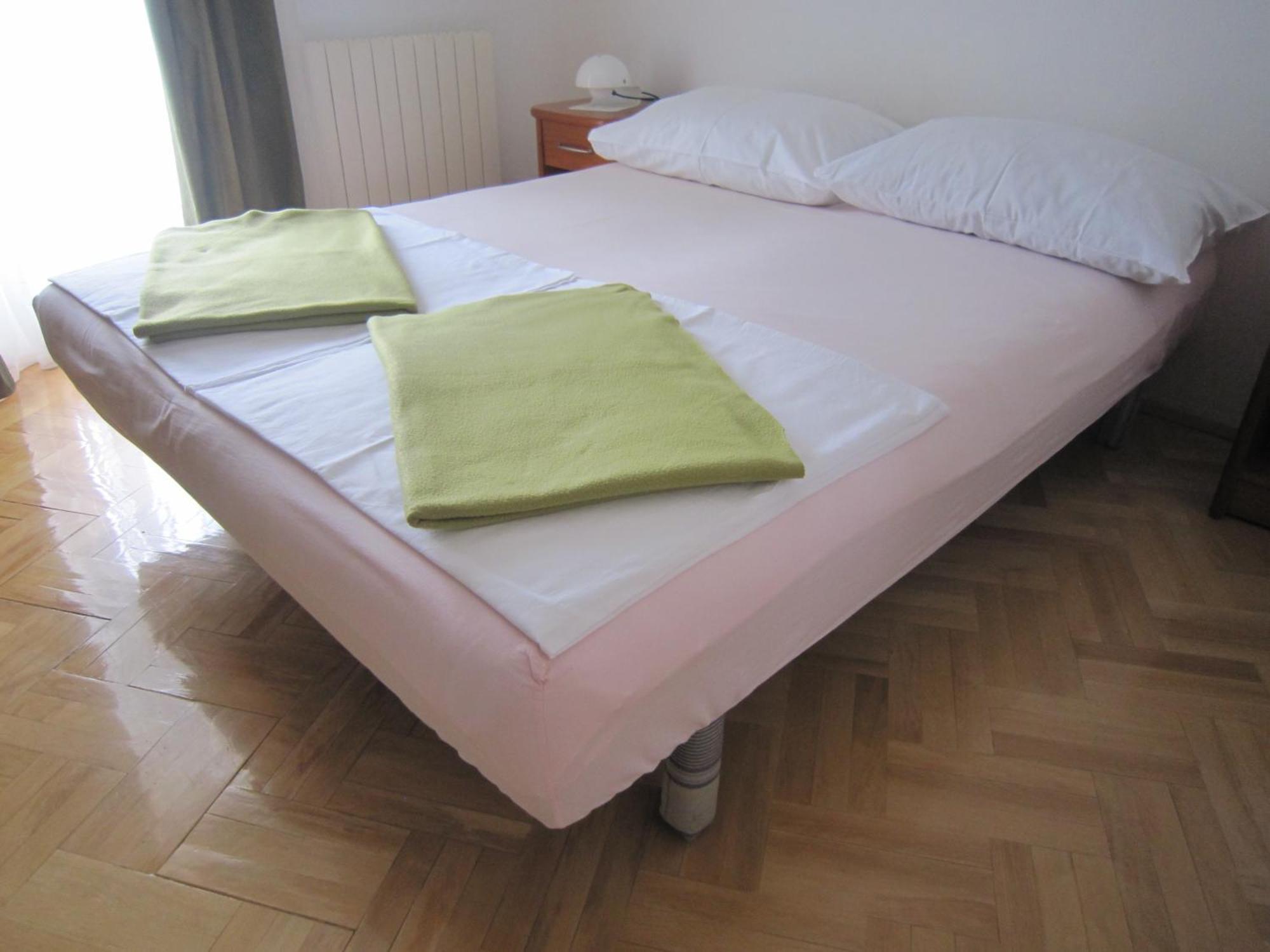 Apartment House Berry Примоштен Екстер'єр фото
