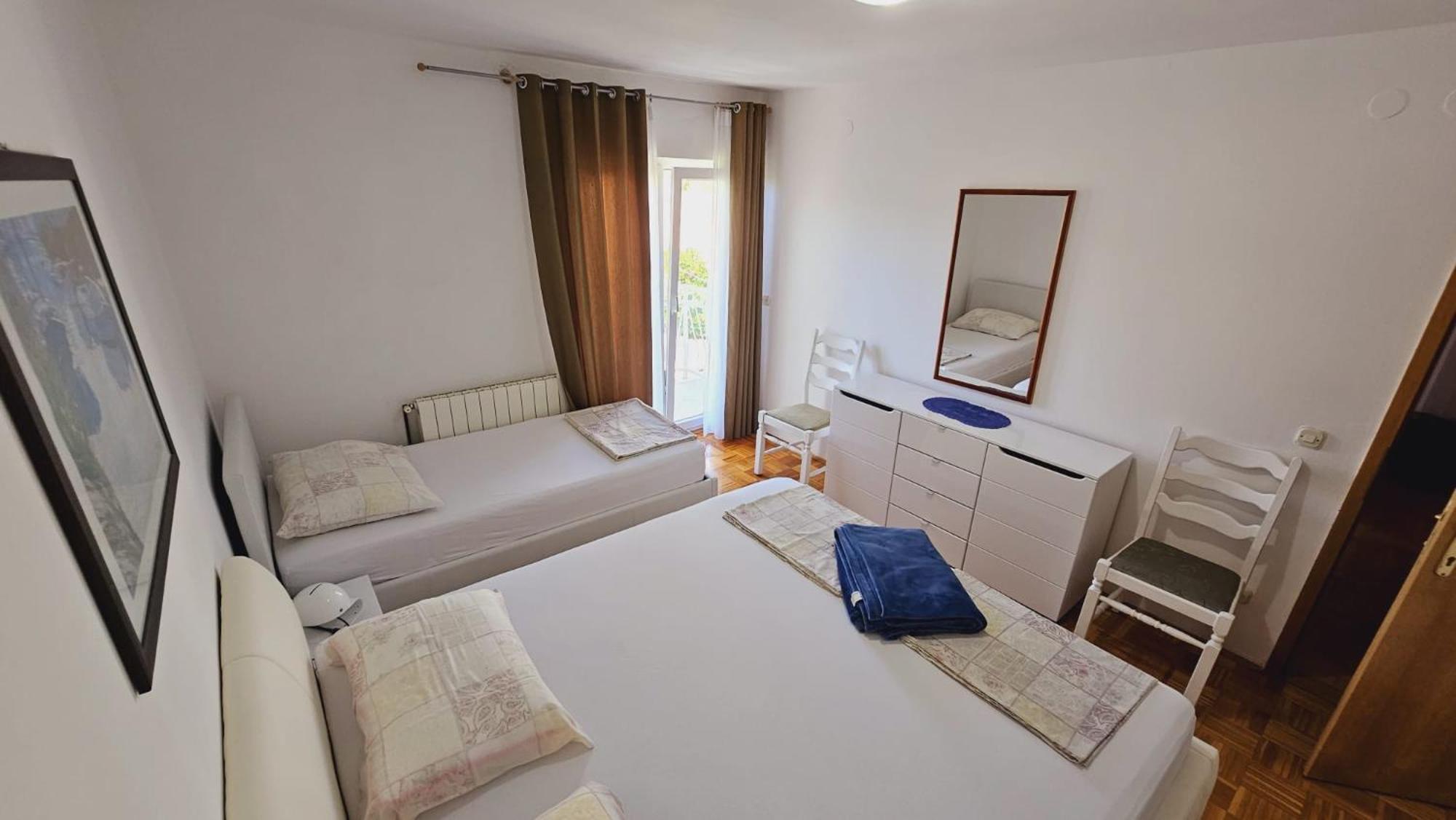 Apartment House Berry Примоштен Екстер'єр фото