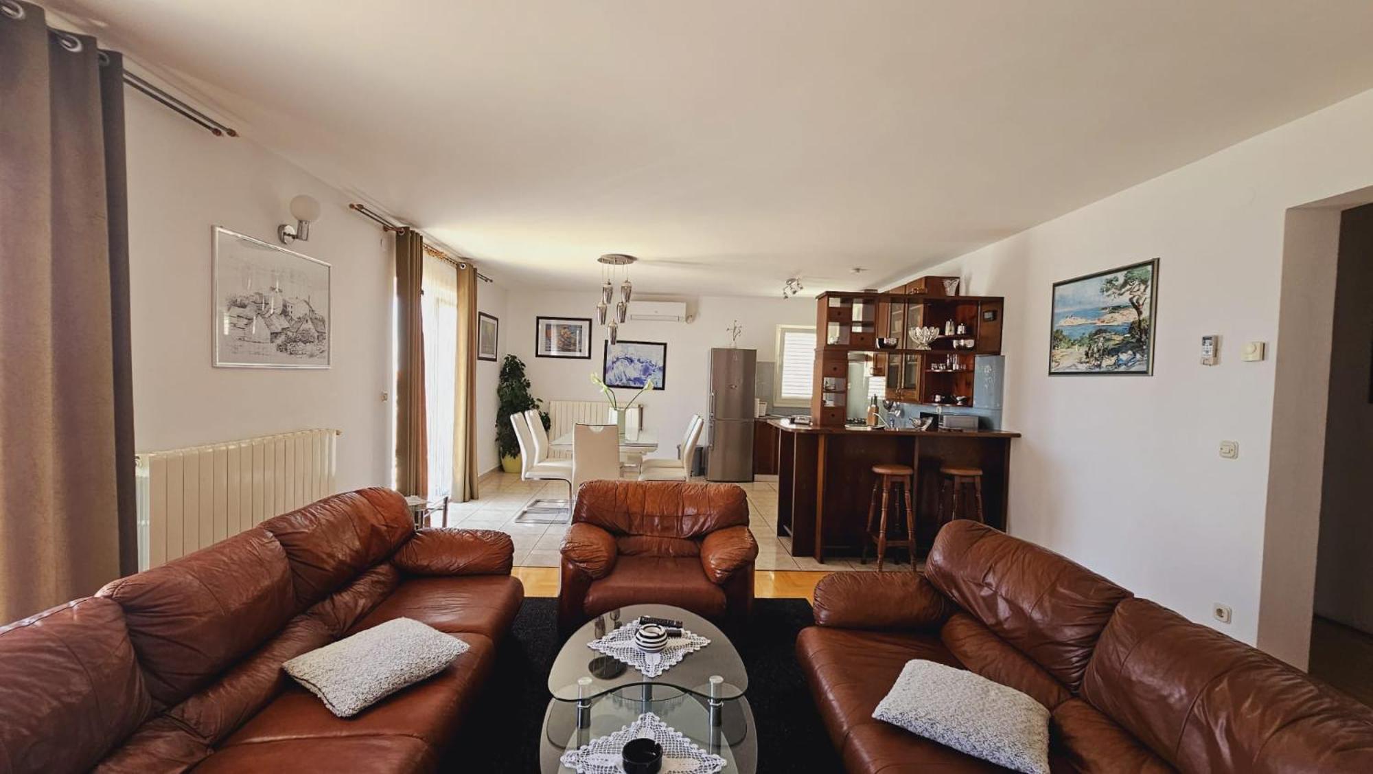 Apartment House Berry Примоштен Екстер'єр фото