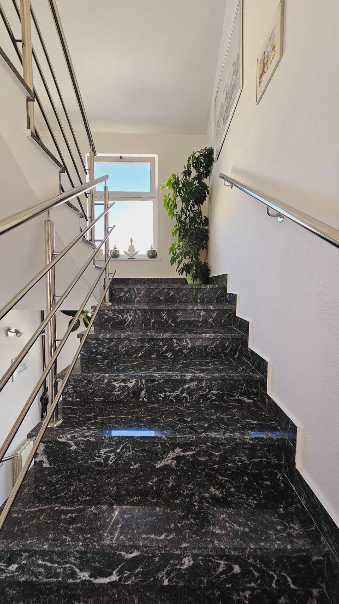 Apartment House Berry Примоштен Екстер'єр фото