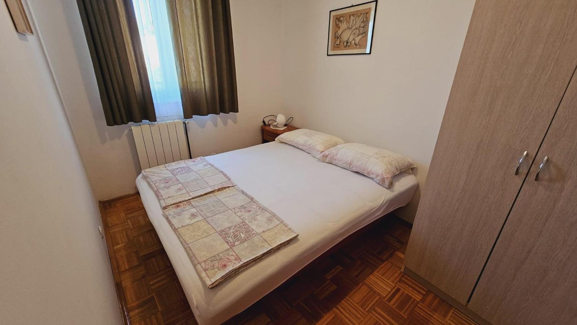 Apartment House Berry Примоштен Екстер'єр фото