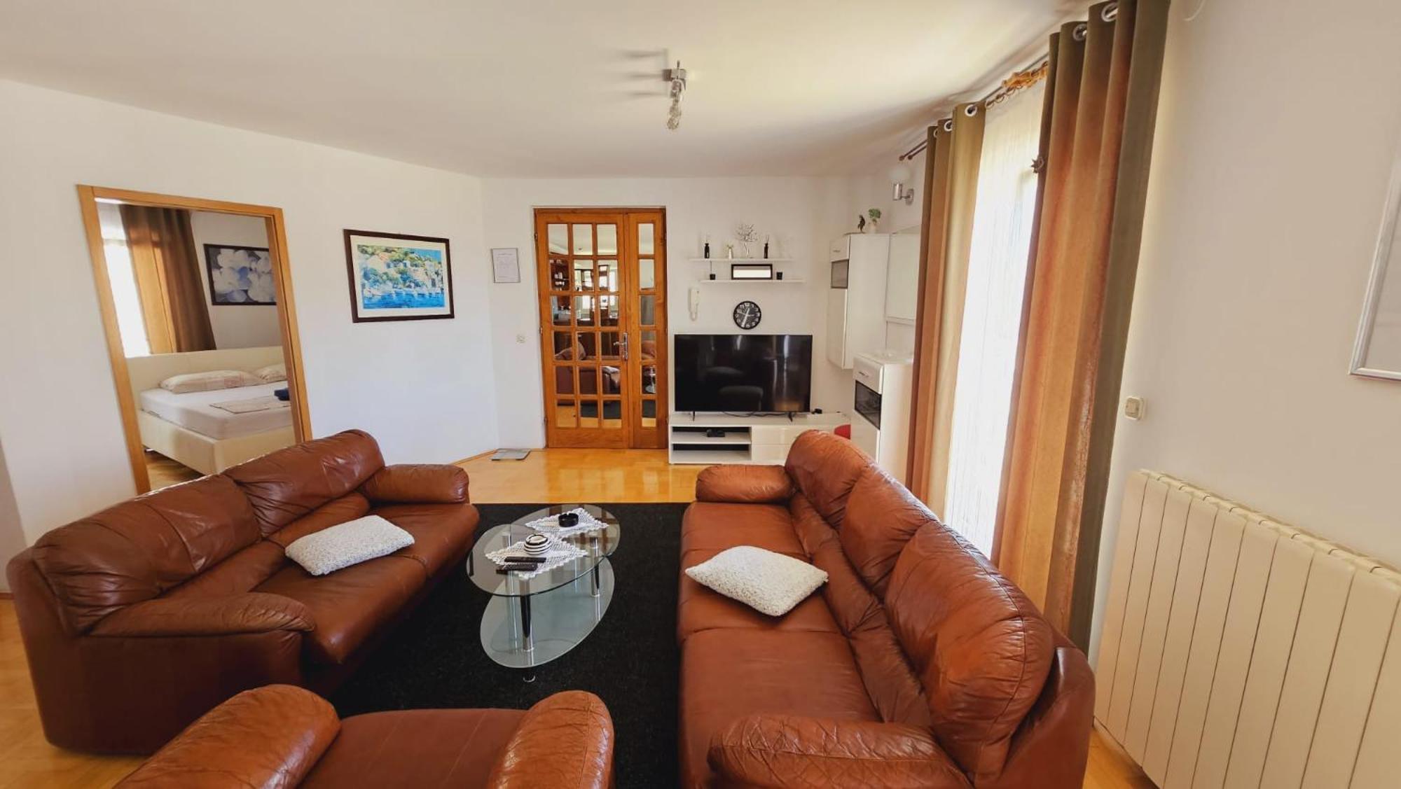 Apartment House Berry Примоштен Екстер'єр фото