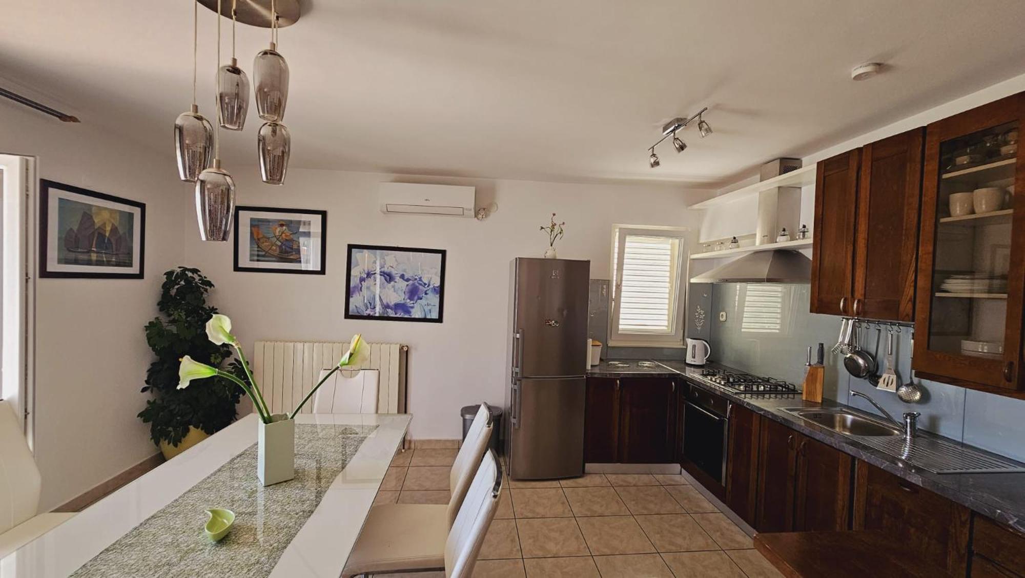 Apartment House Berry Примоштен Екстер'єр фото