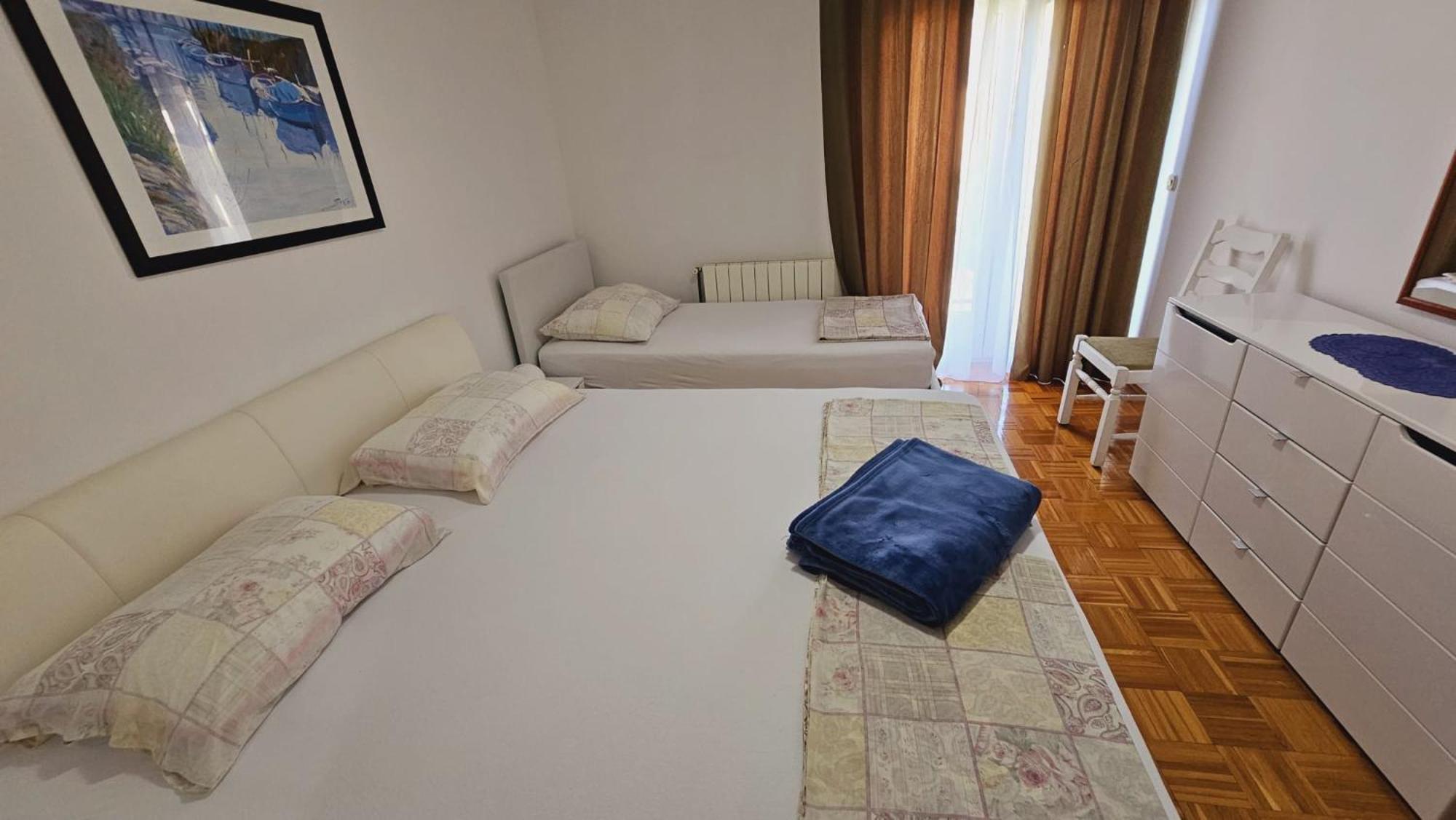 Apartment House Berry Примоштен Екстер'єр фото