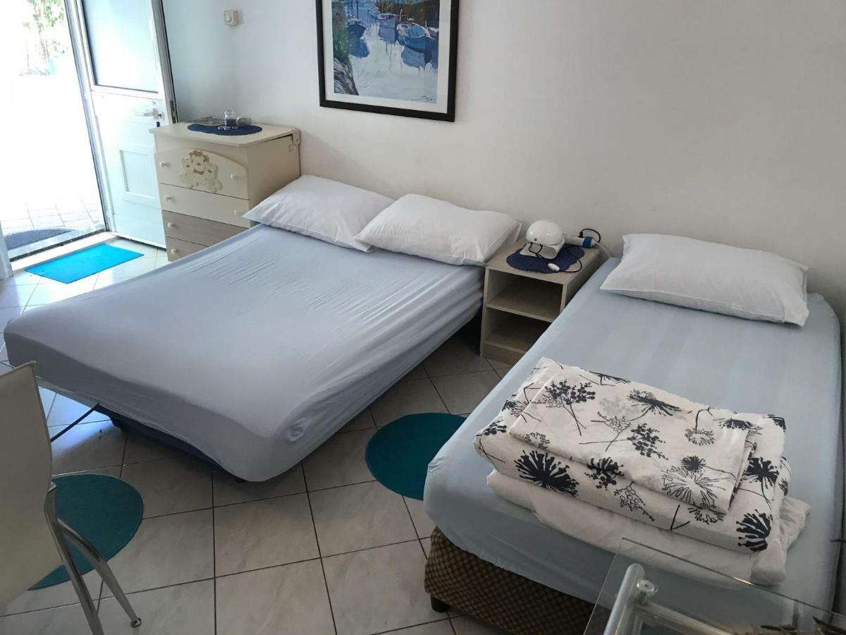 Apartment House Berry Примоштен Екстер'єр фото